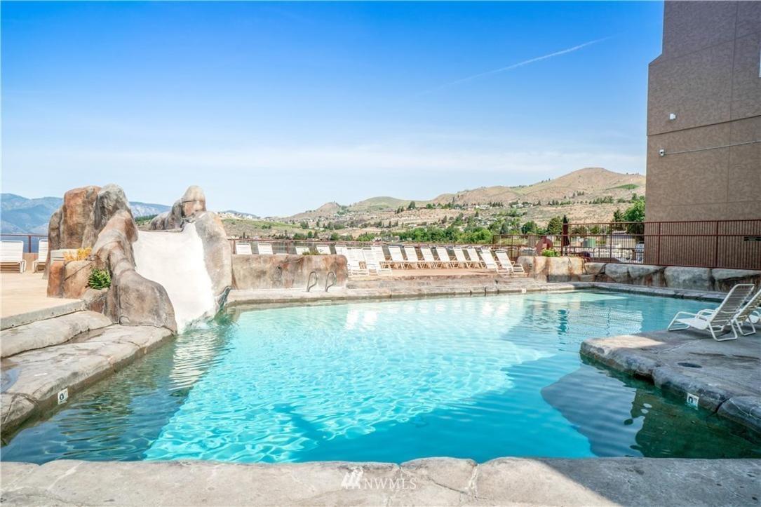 Grandview Lake Chelan- Waterfront View, Pool, Hot Tub, Golf, 1 Min To Downtown Buitenkant foto